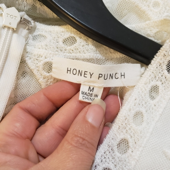 Honey Punch Lace Romper size Medium - Picture 9 of 12